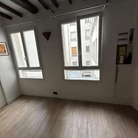 Appartamento Calme Et Charmant Arts Et Metiers Parigi