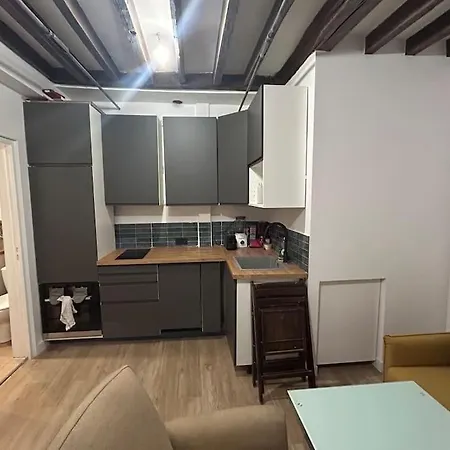 Appartamento Calme Et Charmant Arts Et Metiers Parigi